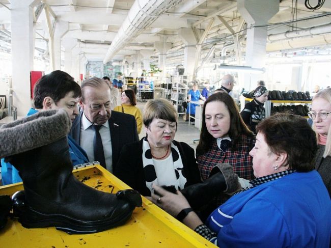 Обувь для российских бойцов изготавливают в Тульской области Обувь для российских бойцов изготавливают в Тульской области