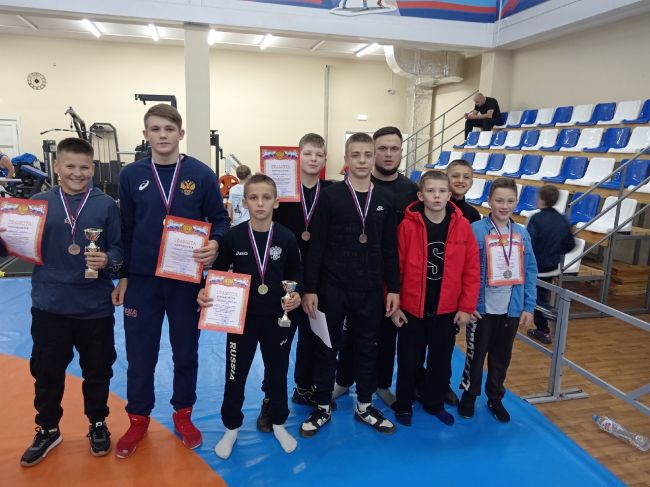 Донские борцы привезли из Владимирской области полный комплект медалей