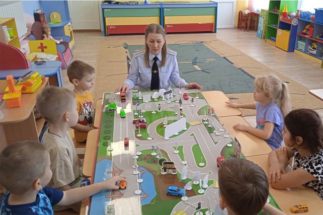 В детском саду Дубны состоялась тематическая встреча по дорожной безопасности