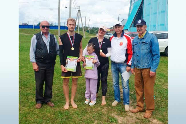 Храпковы – лидеры чемпионата Дубенского района по пляжному волейболу