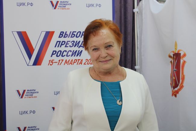 Председатель УИК №1304 Лидия Саратова: Люди активно идут голосовать