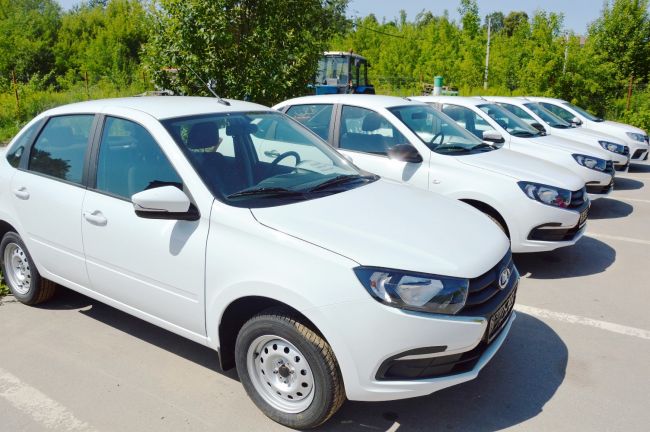 Четыре жителя региона, пострадавшие на производстве, получили новые автомобили от Отделения СФР по Тульской области