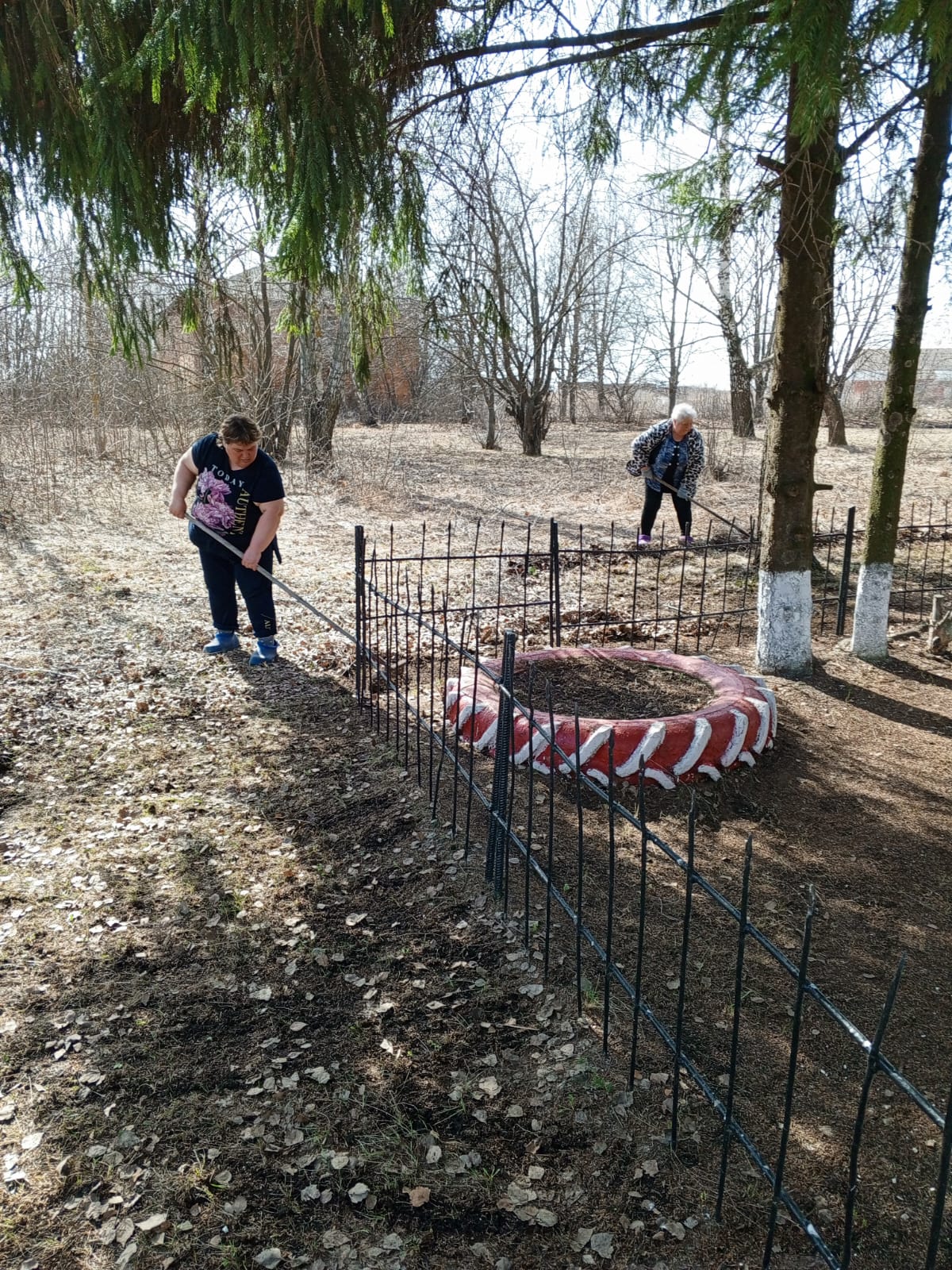 Субботник в Озерках - НАША ЖИЗНЬ.ТЕПЛО-ОГАРЕВСКИЙ РАЙОН