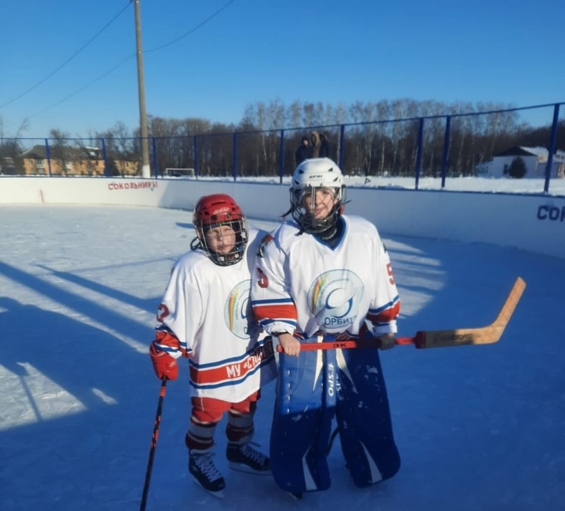 золотая шайба 2022 москва. соревнования по хоккею среди детей. скиф хоккей женская команда. золотая шайба. хоккей золотая шайба.