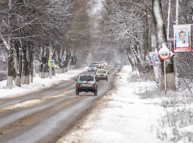 Алексинцам напомнили о безопасности на дорогах в непогоду