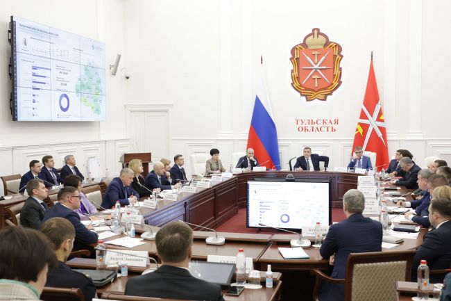 Алексей Дюмин поручил выделить дополнительные средства на ремонт дорог региона