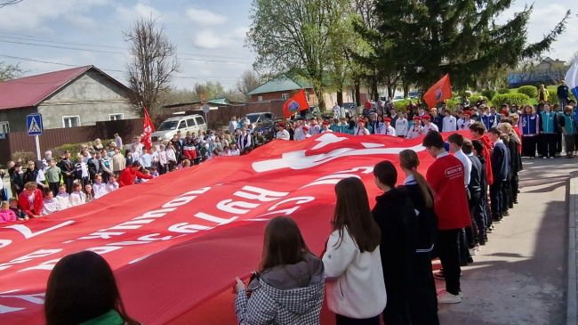 В Новогуровском прошла акция «Равнение на знамя Победы»