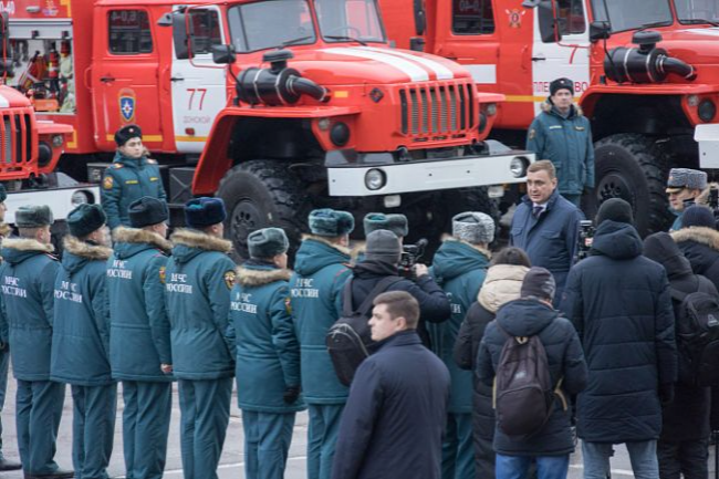Губернатор Тульской области Алексей Дюмин поздравил сотрудников МЧС с 375-й годовщиной службы пожарной охраны России