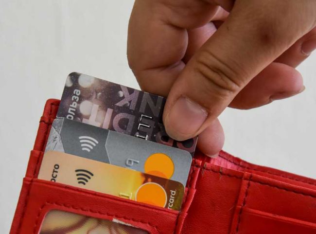 «РГ»: Станет ли оплата по QR-коду популярнее оплаты по банковским картам?