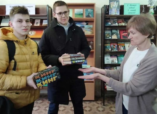 Дарят книги с любовью: алексинцы приняли участие во всероссийской акции