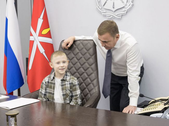 Алексей Дюмин исполнил мечту 7-летнего туляка поработать губернатором