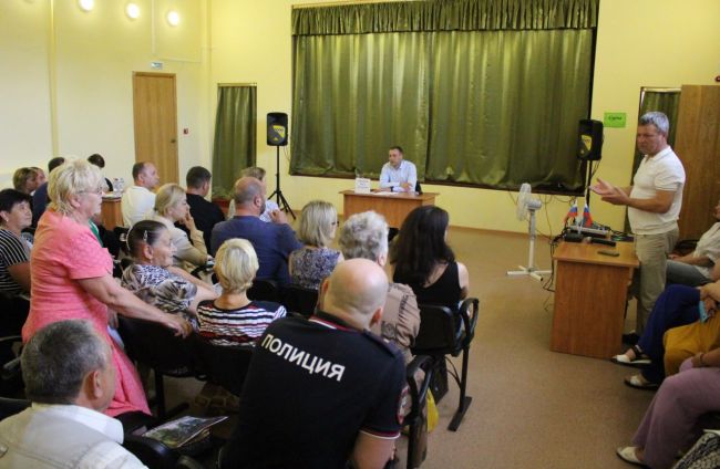 В Спас-Конино прошла встреча главы администрации Алексина Павла Федорова с населением