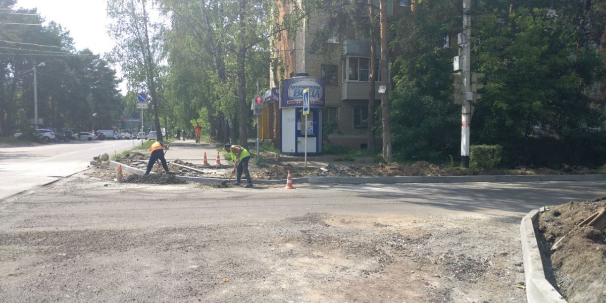 Дмитрий Миляев проверил в Алексине ход работ по ремонту улицы Героев-алексинцев
