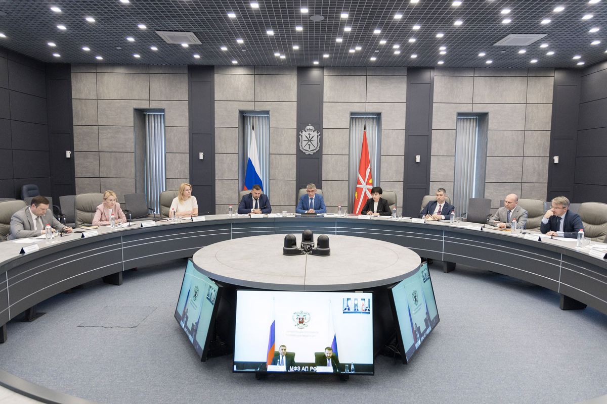 Дмитрий Миляев принял участие в совещании Алексея Дюмина с председателями комиссий Госсовета