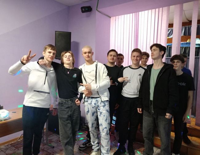 Подростки из Новогуровского сыграли в квиз