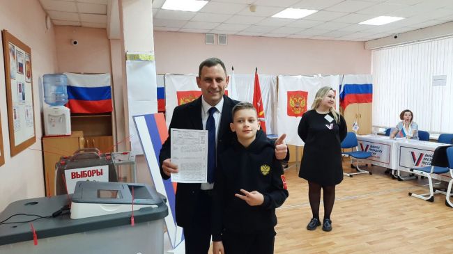 Сергей Гребенщиков проголосовал на выборах Президента
