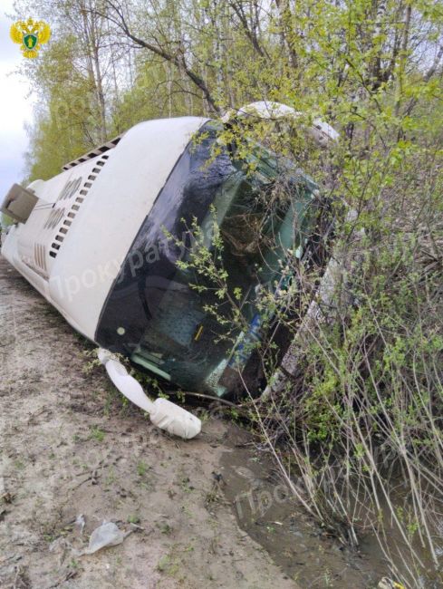 В Тульской области перевернулся пассажирский автобус