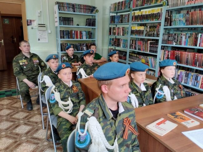 Новогуровским детям предложили взять себе в пример героя