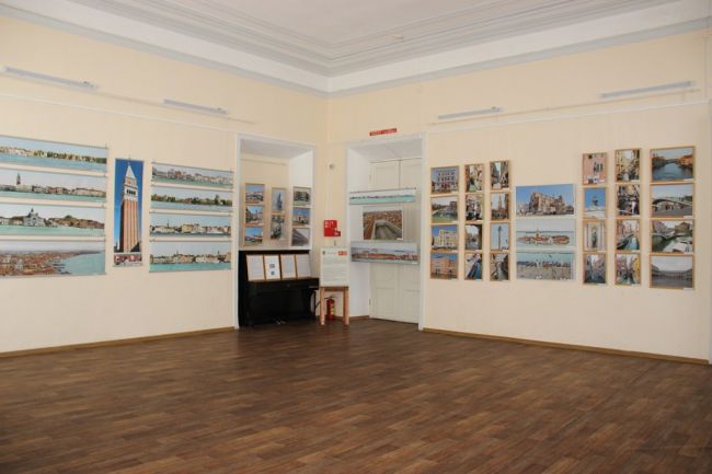 В алексинском музее открылась новая выставка картин