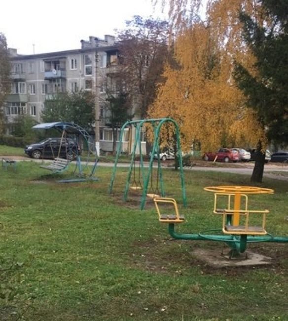 В рабочем поселке Новогуровский в этом году станет на один благоустроенный двор больше