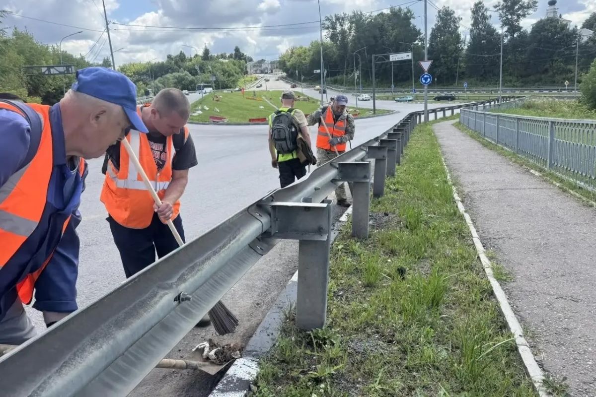 В Алексине продолжаются работы по благоустройству города В Алексине продолжаются работы по благоустройству города