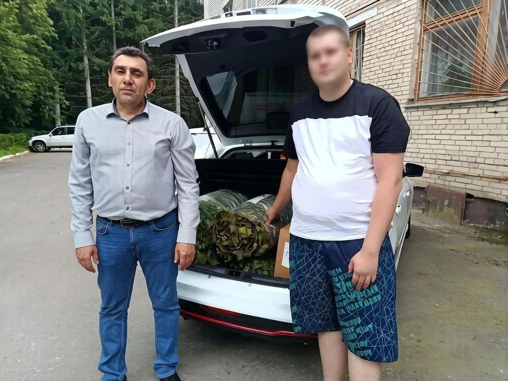 Очередная партия гуманитарной помощи отправилась нашим бойцам в зону СВО Очередная партия гуманитарной помощи отправилась нашим бойцам в зону СВО