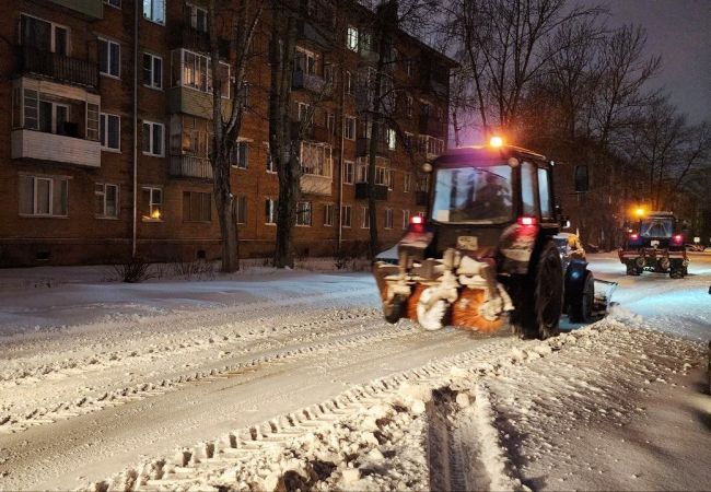 В Алексинском округе коммунальщики борются с последствиями снегопада