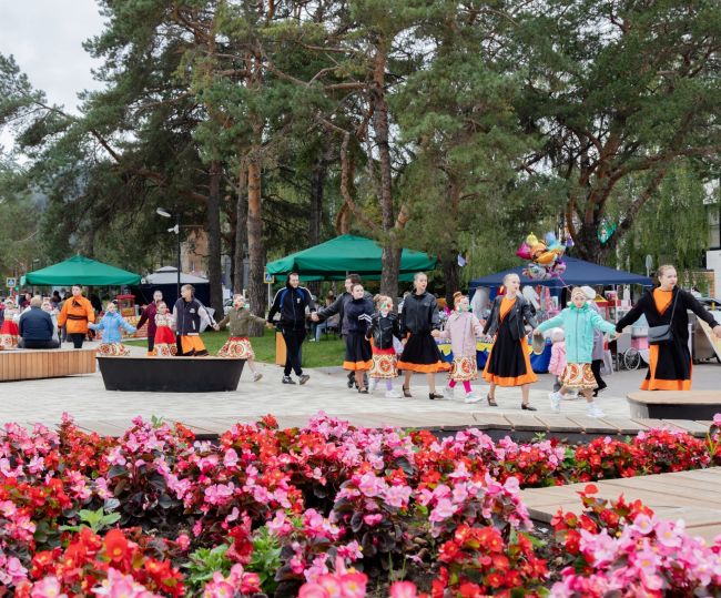 Алексинское подворье, шествие спортсменов и многонациональный хоровод: Алексин отмечает День Тульской области