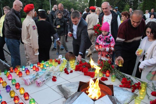 Жители Алексина вновь зажгли «Свечи памяти»