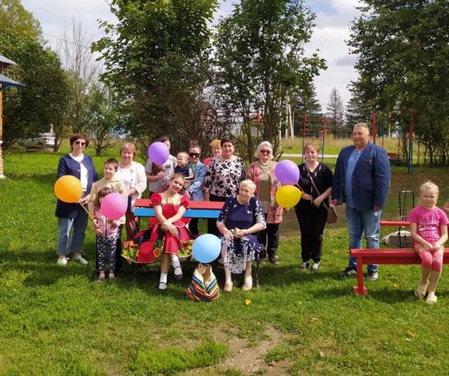 Жители деревни Ботня встретили «Лето во дворах» Жители деревни Ботня встретили «Лето во дворах»