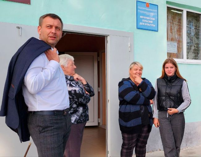 Павел Федоров провел встречу с жителями Мичурина