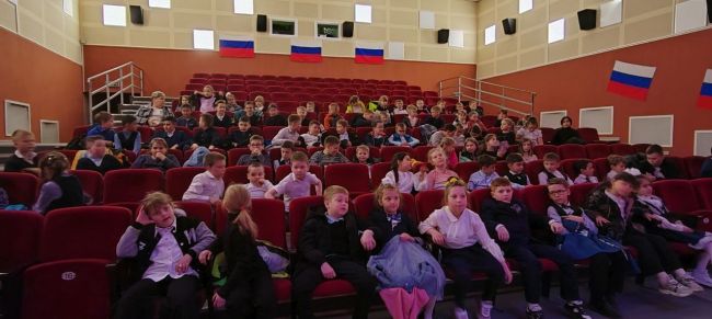 Ученики   Арсеньевской школы посетили музыкальный спектакль