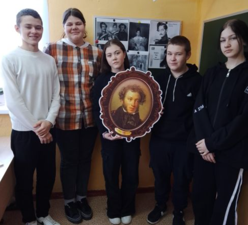 Ученики Ясенковской школы отметили День памяти Александра Пушкина