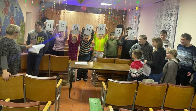 В Ясенковском клубе для ребят прошёл интеллектуальный квест «Абсолютный чемпион»