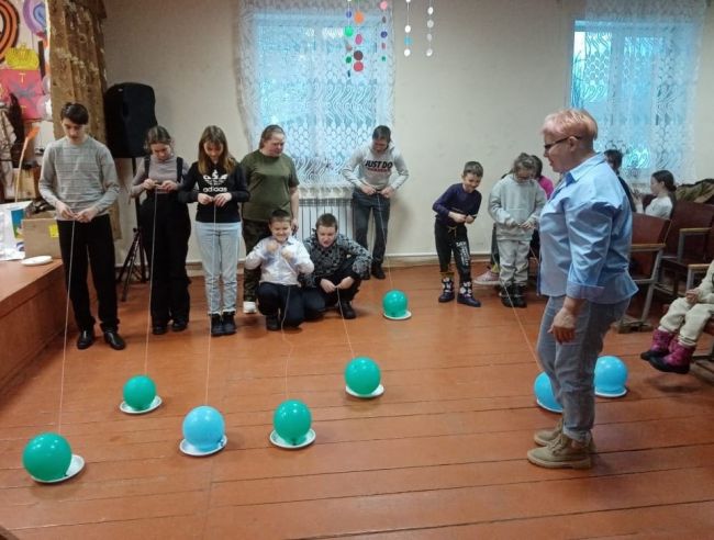 В Ясенковском доме культуры прошла развлекательная программа У солдата выходной