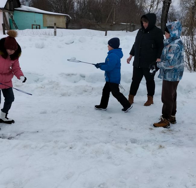 В Боброво прошли игры на свежем воздухе «Снежные баталии»