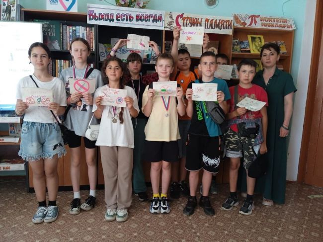 Воспитанники пришкольного лагеря  «Чебурашка»  посетили познавательную программу «Мы против наркотиков»