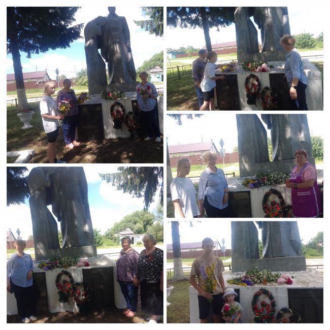 В Рахлеево у памятника  Скорбящая мать  состоялся  час памяти