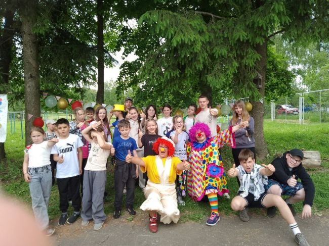 Веселый цирк в гостях у ясенковских ребят