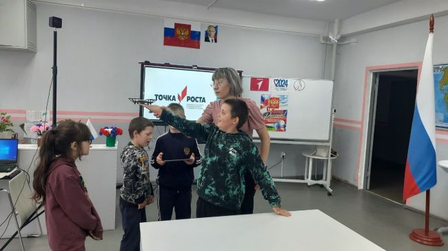 Центр образованияТочка роста Пристанционной школы посетили учащиеся  Литвиновской школы
