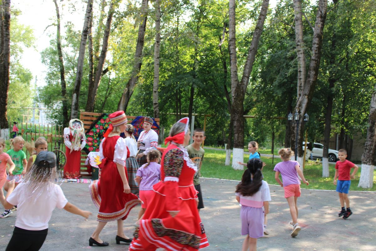 Арсеньевские дети окунулись в мир фольклора