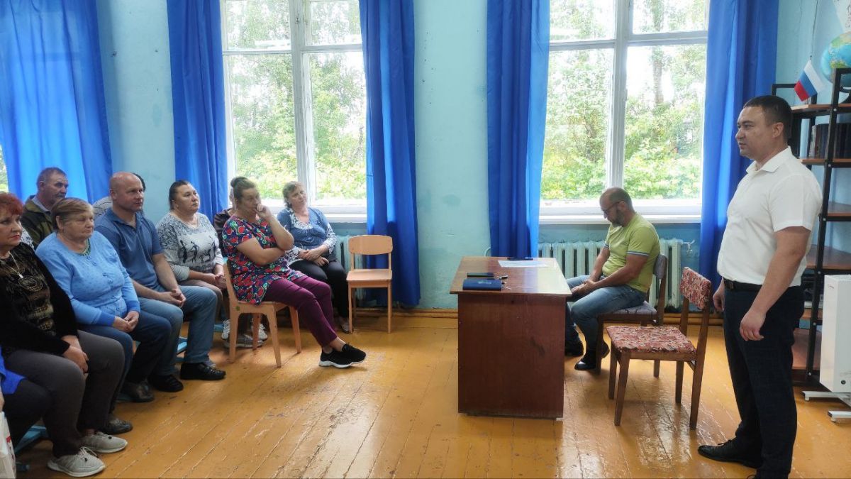 Владимир Суворов встретился с жителями села Кузьменки