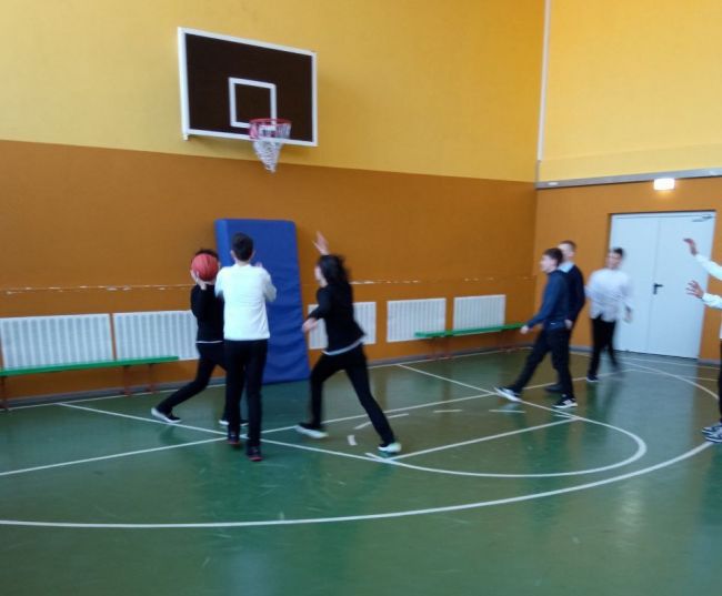 В Арсеньевской школе состоялись соревнования по баскетболу