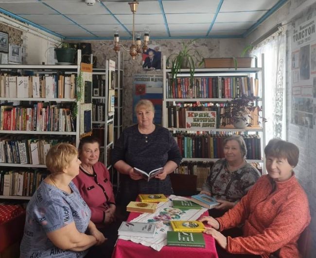 В Рахлеевской сельской библиотеке в ЛО «Сударушка» прошли литературные посиделки