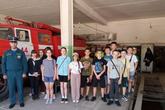 Воспитанники пришкольного лагеря «Чебурашка» Арсеньевской школы посетили ПСЧ- 44