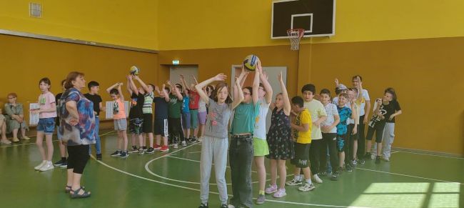 В пришкольном лагере «Чебурашка» прошли спортивные соревнования «Веселые старты»