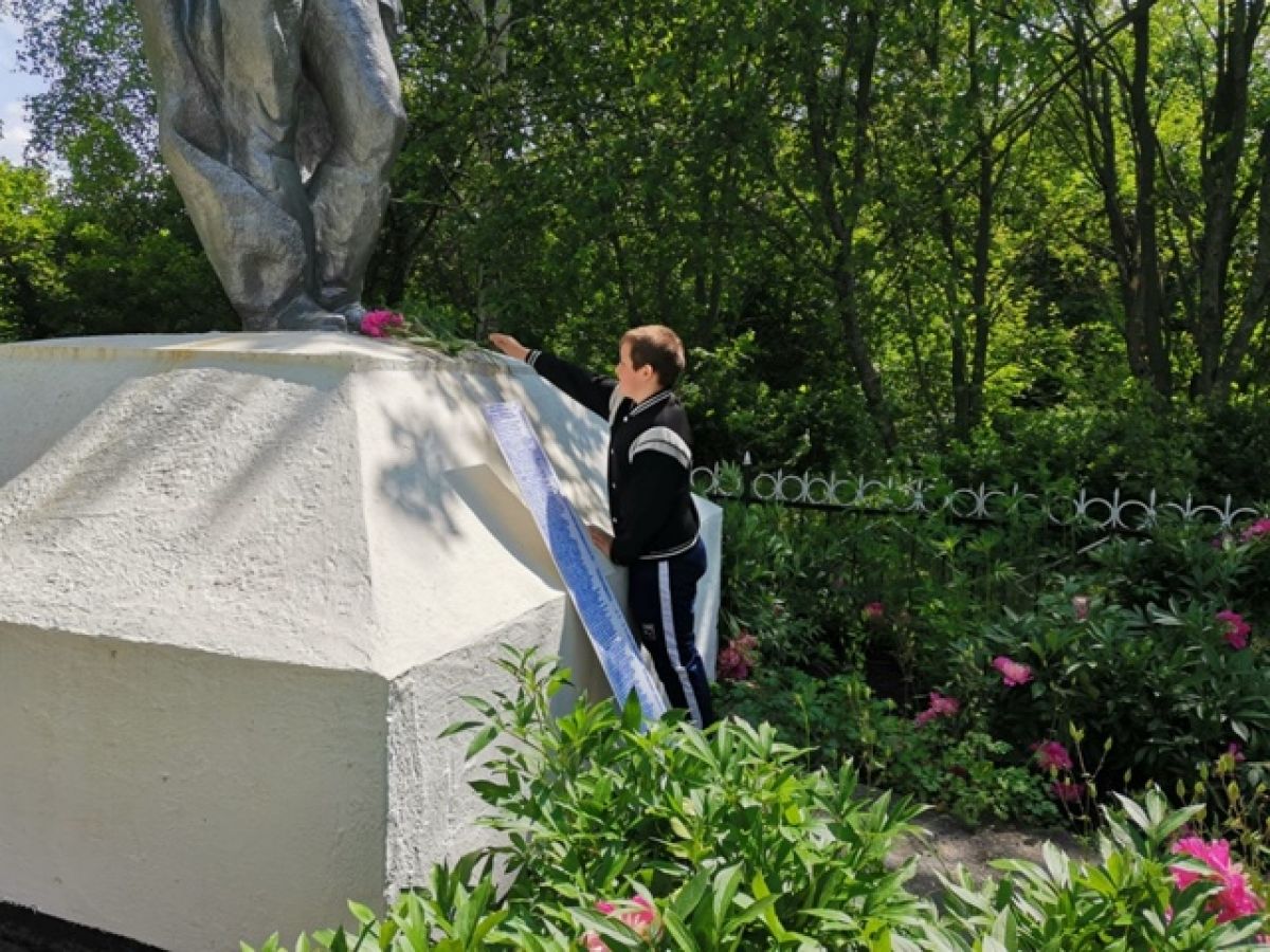 В Ясенках у памятника Солдату состоялся митинг «Память жива»
