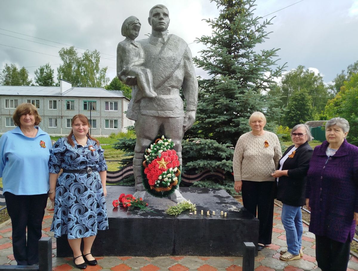 Вечная память и скорбь: в п. Центральный  провели акцию Свеча памяти