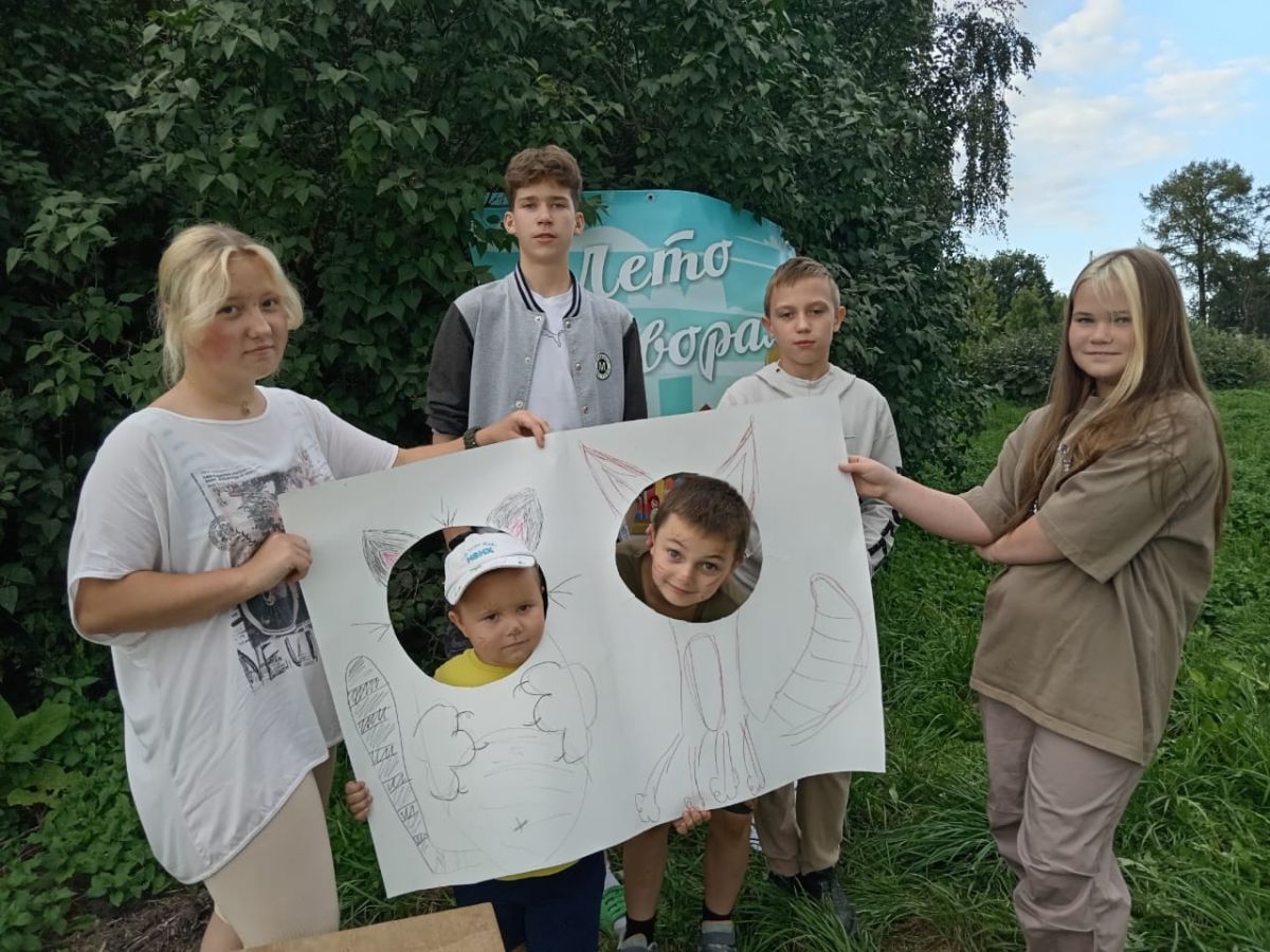 В сквере Арсеньевского ЦКДиК прошла увлекательная и яркая игровая программа