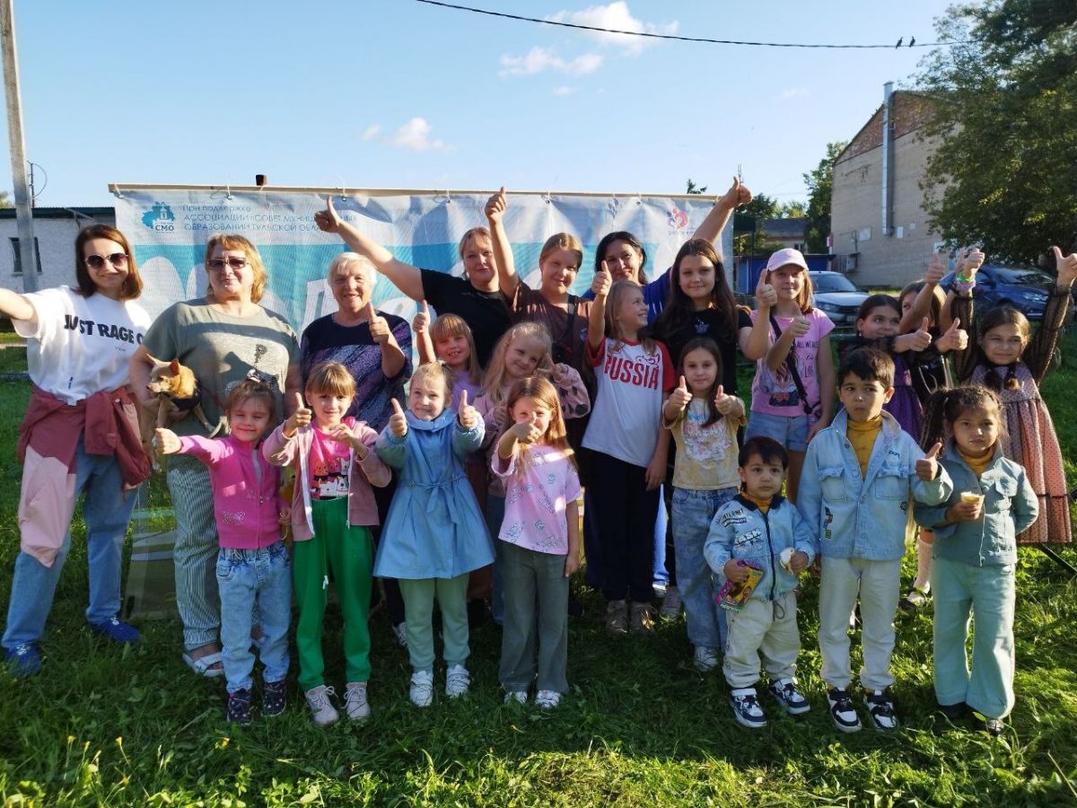 В  Арсеньево прошла концертно-развлекательная программа «Есть контакт!»